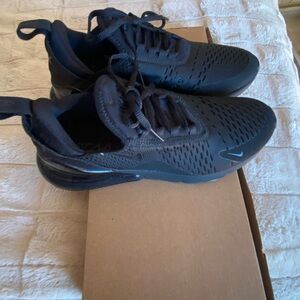 Brand new women’s Nike Air Max 270 size 9